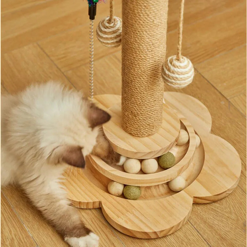 Arbre à chat en bois avec jeux